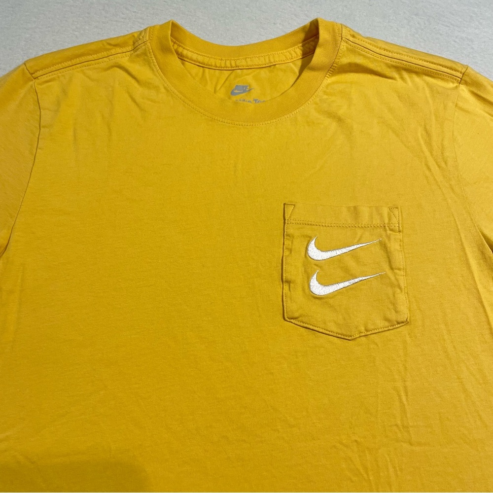 Nike Unisex Double Swoosh Pocket T Shirt Size Small Style# DM8776-761